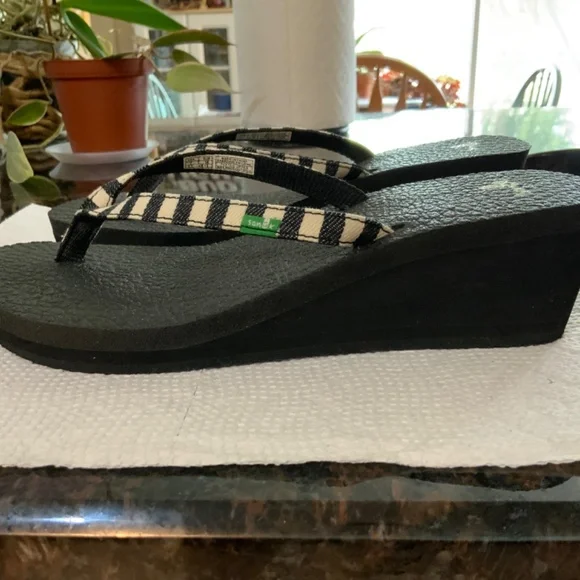 Sanuk Womens Sandals, Size 7, New - Picture 5 of 6